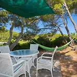 Vila Waterfront With Pool *
