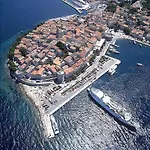 Vila Waterfront With Pool *