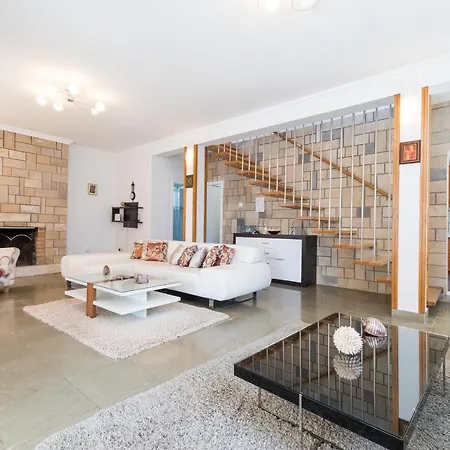 Waterfront With Pool *