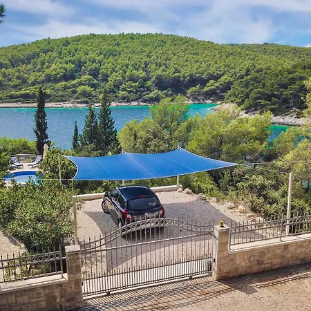 Waterfront With Pool *