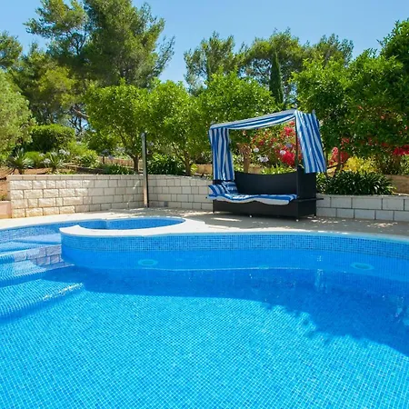 Waterfront With Pool * Vela Luka