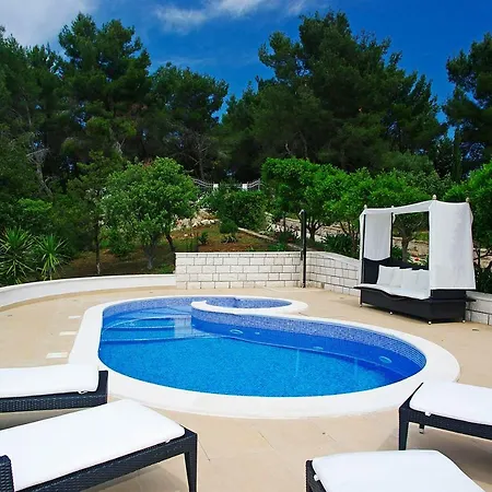 Waterfront With Pool فيلة فيلا لوكا